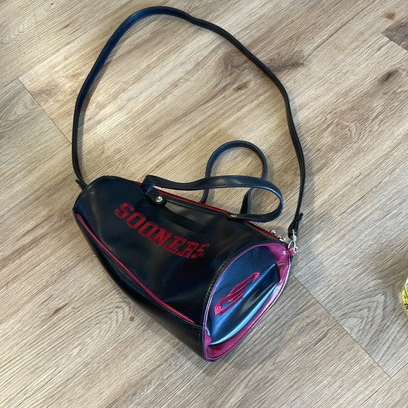 OU Boomer Sooner Megaphone Purse Cheerleader Zipper Pull Oklahoma University - Picture 2 of 12